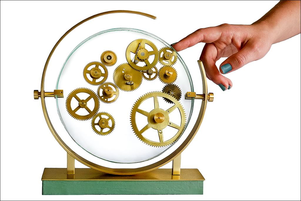 Kinetic Sculpture Artist Andrea Davide displays another kinetic artwork